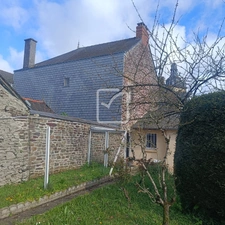 Maison en pierre, 3 chambres , jardin clos 1000 m2, garage,  18