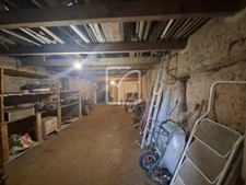 Longère 9 pièces, 6 chambres sur 3088 m2 de terrain clos. Sa 21