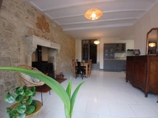 Charmante maison de village en pierre   volumes, cachet et v