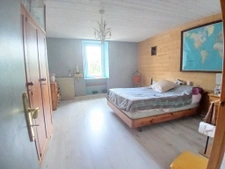 Maison en pierre, volumes généreux et charme à MORNAC