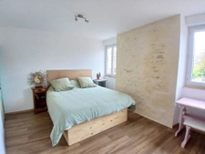  Maison en pierre rénovée, charme, confort et commodités à p