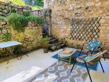 Charmante maison de village en pierre   volumes, cachet et v