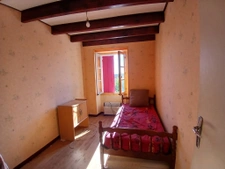 Idéal investisseur ou premier achat -Maison en pierre   Peti