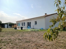 Maison de plain-pied avec terrain   À 15 min d'Angoulême et 