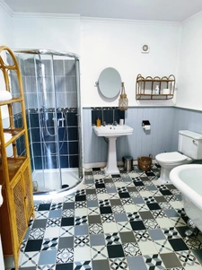 Charmante maison de village en pierre   volumes, cachet et v