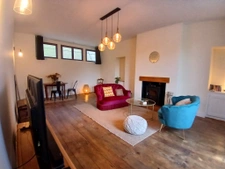 Charmante maison de village en pierre   volumes, cachet et v