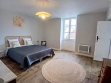 Charmante maison de village en pierre   volumes, cachet et v