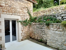 Charmante maison de village en pierre   volumes, cachet et v