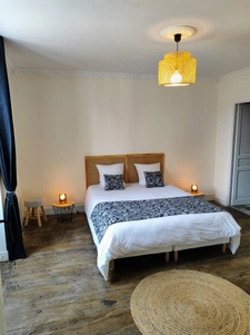 Charmante maison de village en pierre   volumes, cachet et v