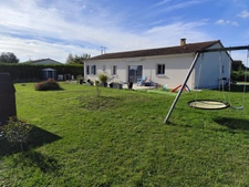 Maison de plain-pied avec terrain   À 15 min d'Angoulême et 