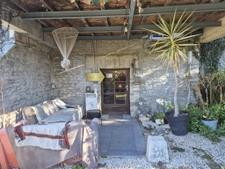 Rare! Un coin de paradis à BRIE , maison en pierre, unique, 