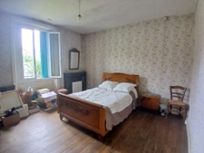 Maison en pierre de plain-pied proche Piégut-Pluviers (Périg