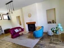 Charmante maison de village en pierre   volumes, cachet et v