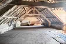 Maison de caractère, très beau grenier aménageable