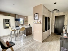 Contemporaine lumineuse, belles prestations 