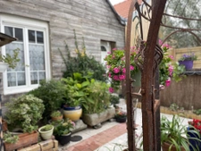 Hyper-centre cancale : Maison atypique avec garage et cour