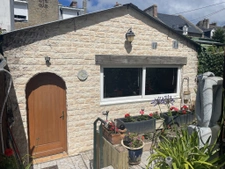 Hyper-centre cancale : Maison atypique avec garage et cour