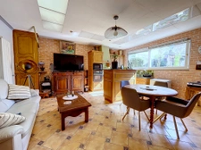 Hyper-centre cancale : Maison atypique avec garage et cour