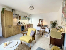 Centre Cancale - balcon vue mer et stationnement