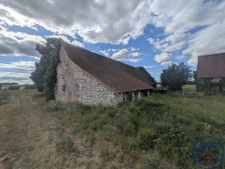 Ancien corps de ferme à rénover   Au coeur de la campagne