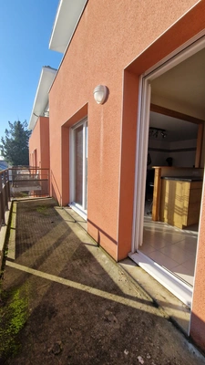 NOUVEAU PRIX. A pieds de toutes les commodités Lorousaines!