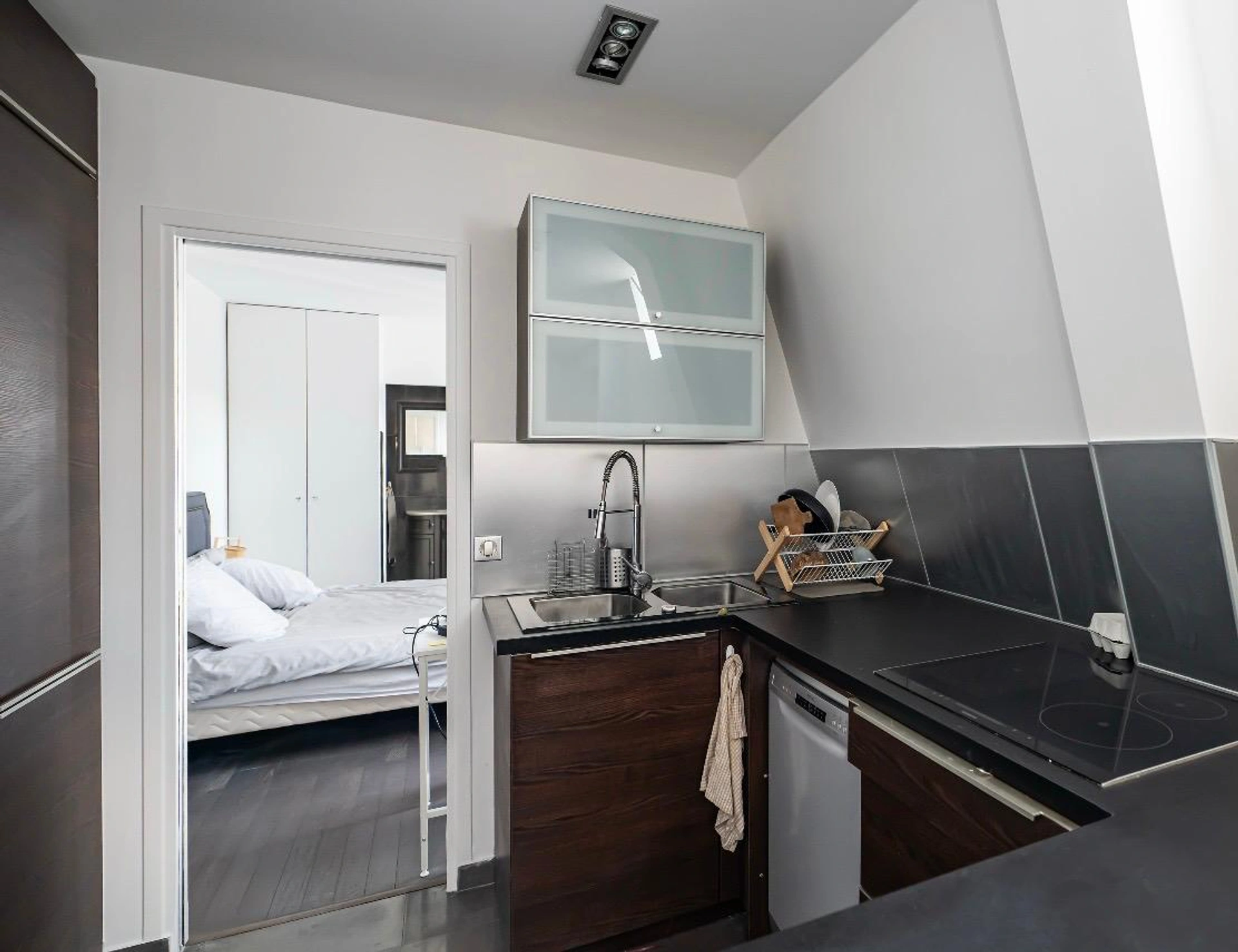 Levallois - Danton Magnifique 2 pièces au dernier étage 5