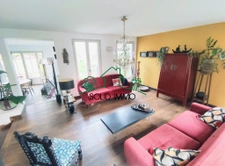 Maison entièrement rénovée avec jardin arboré à Romainville