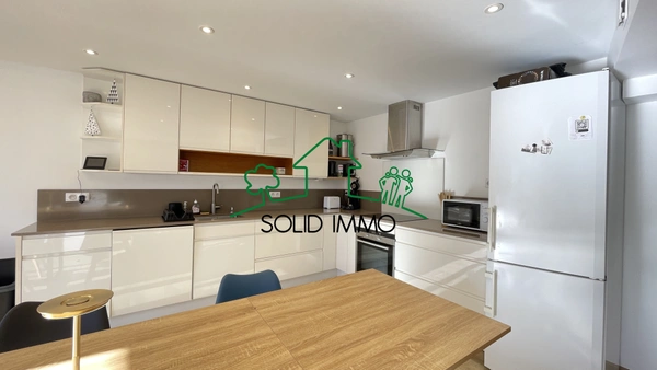 Iolsa 2000 : Appartement T4 Rénové avec Terrasse ensoleillée