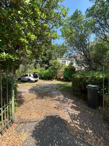 Maison de campagne avec beau terrain