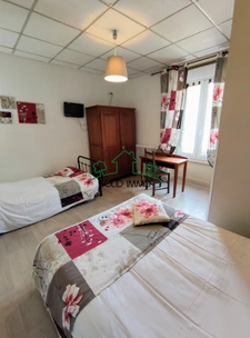  Murs et fonds de commerce d'un hôtel restaurant avec appart