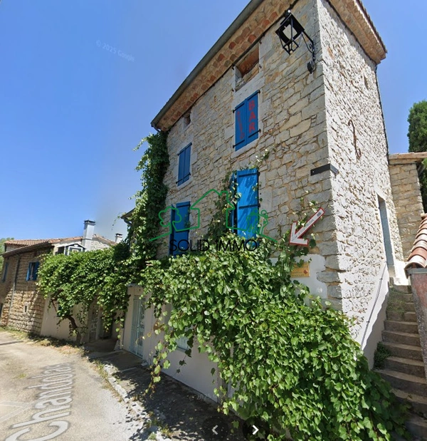 Bâtisse en Pierre rénovée avec Gîte & Restaurant Clé en Main