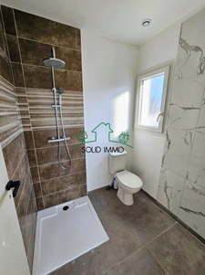 Maison neuve avec double garage