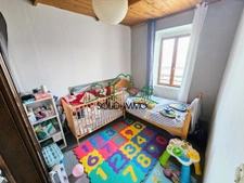 Maison entièrement rénovée avec trois appartements 