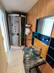  Murs et fonds de commerce d'un hôtel restaurant avec appart