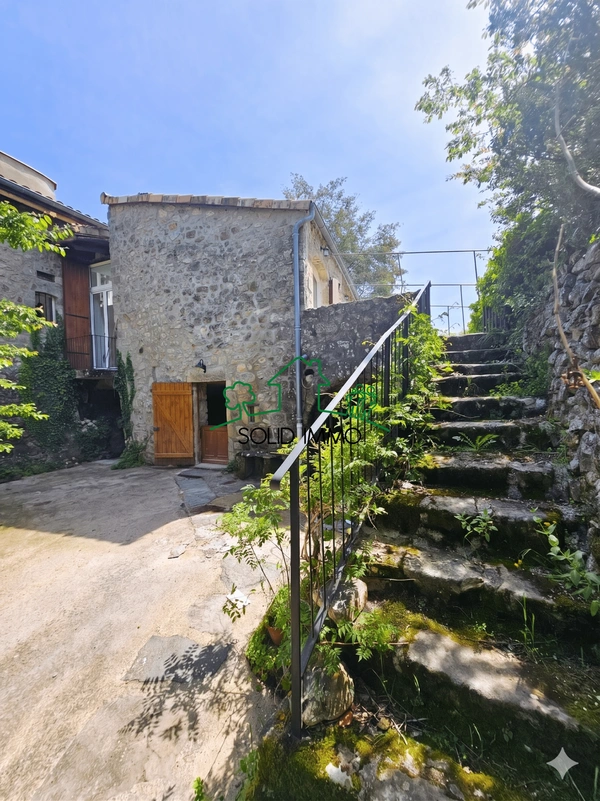 Maison de caractère en pierre 