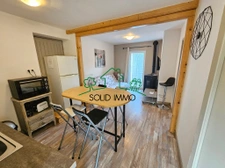 Maison entièrement rénovée avec trois appartements 