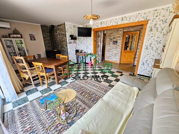 Belle villa avec vue panoramique sur les montagnes   Vinezac