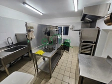 Bâtisse en Pierre rénovée avec Gîte & Restaurant Clé en Main