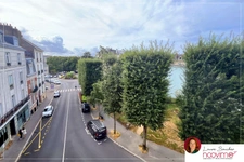 Place Viarme, appartement 5 pièces de 110 m2, 3 chambres, 1 