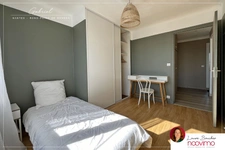 Rond-point de Rennes, T4 lumineux en dernier étage, grand bo