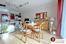 Nantes Chantenay - T3 traversant avec terrasse et parking