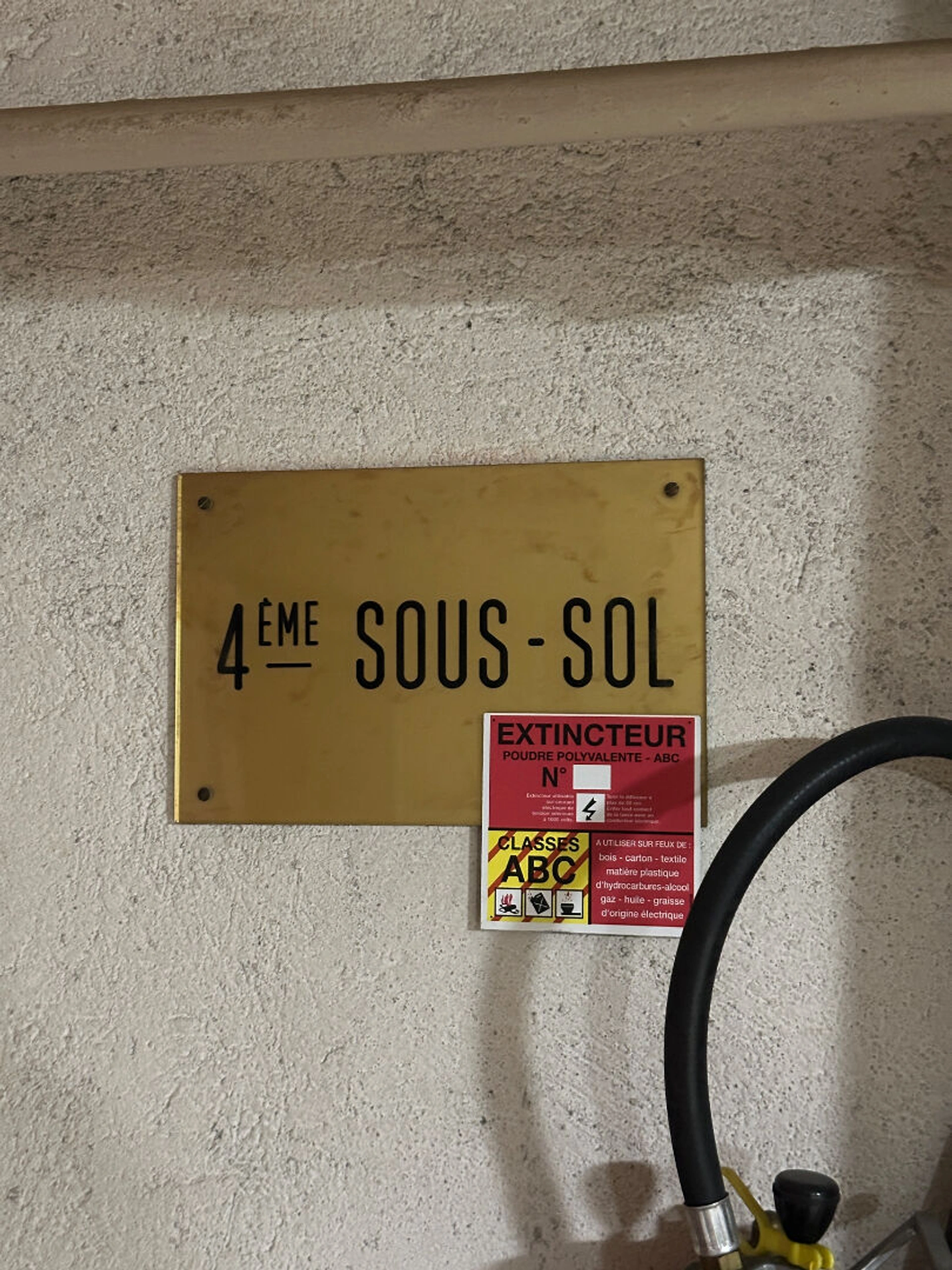 Box Paris 6ème, 15m2 4