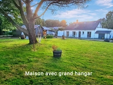Maison de village avec hangar