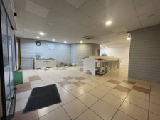 LOCAL COMMERCIAL   80 m2 + GRENIER 120 m2   VITRINE   ACCÈS 