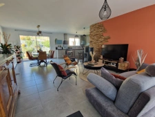 plain pied très récent double garage emplacement idéal