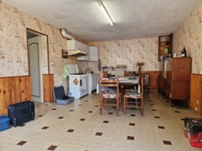 fermette avec travaux au calme, dependance et grand terrain