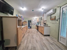 plain pied 2ch, travaux, dependance et terrain bourg