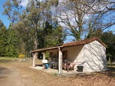 maison artisanale de 170m2 et 6132m2 de terrain, garages