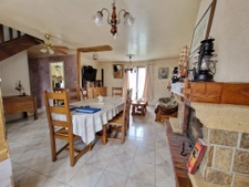 3ch et 1 bureau double garage + étang