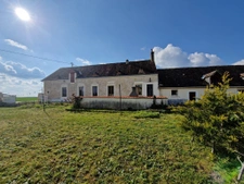 longère rénovée 2ch, combles de 70m2 a faire, dépendances